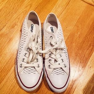 Like New Women’s White Mesh Converse Sneakers